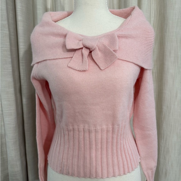Soft Pink Bow-Accent Women's Sweater - Picture 2 of 3